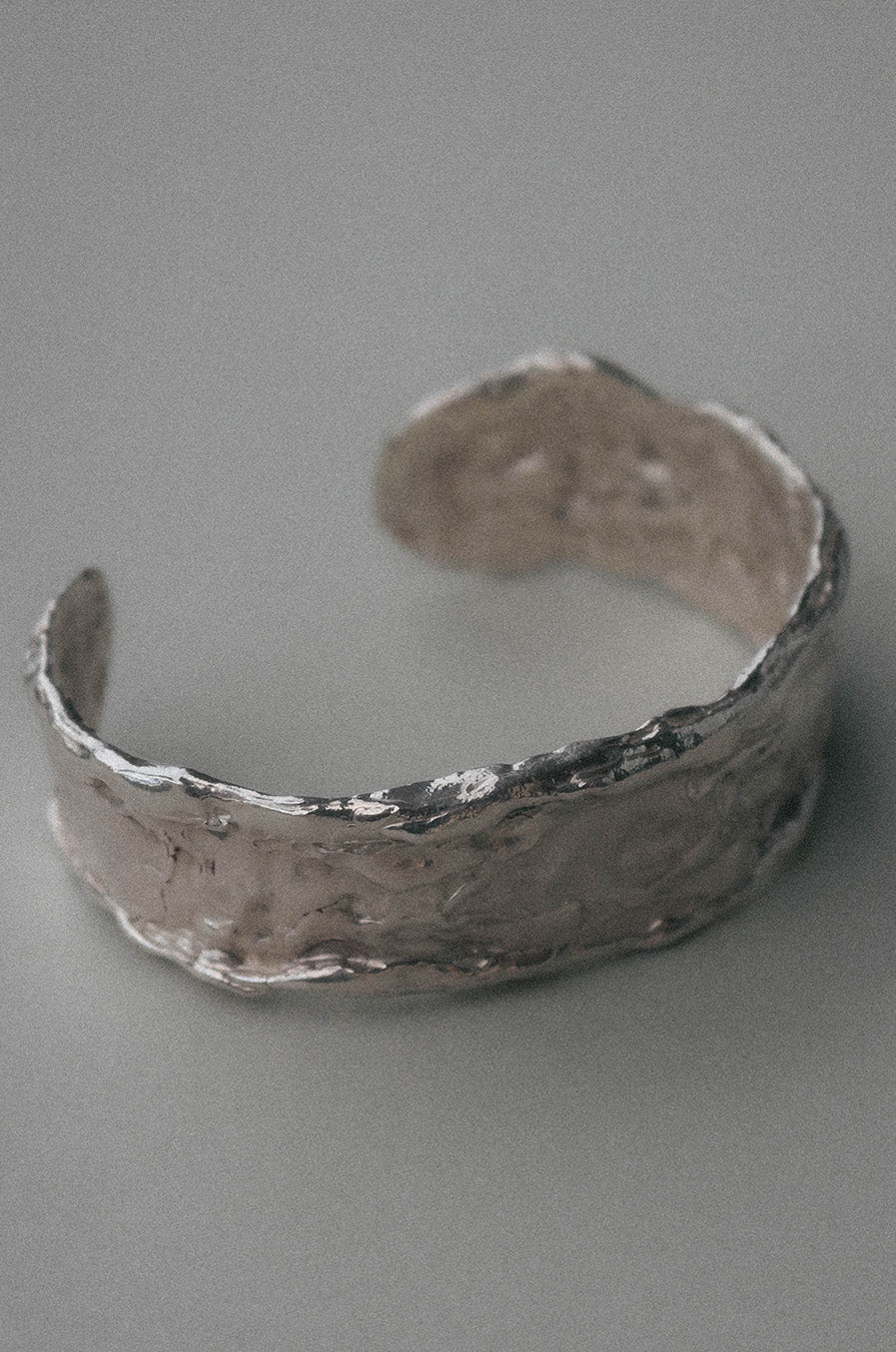 MOLTEN CUFF