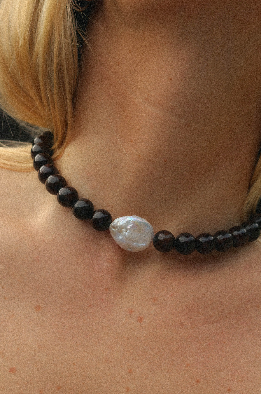 SOLACE CHOKER - Red Garnet